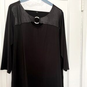 JM COLLECTION WOMENS FAUX LEATHER Tunic, 3/4 sleeve, with silver ring